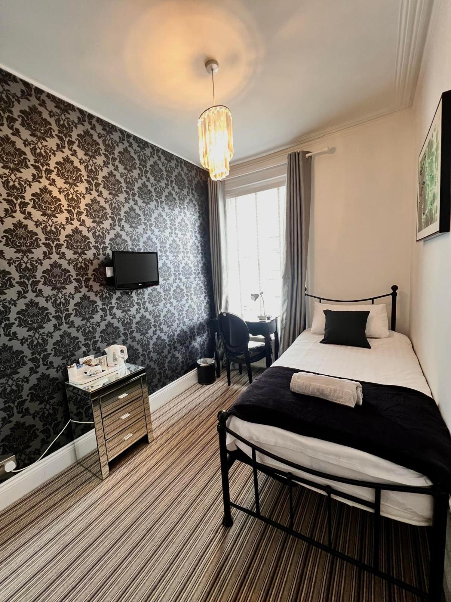 בורנמות' Bamboo Guesthouse מראה חיצוני תמונה