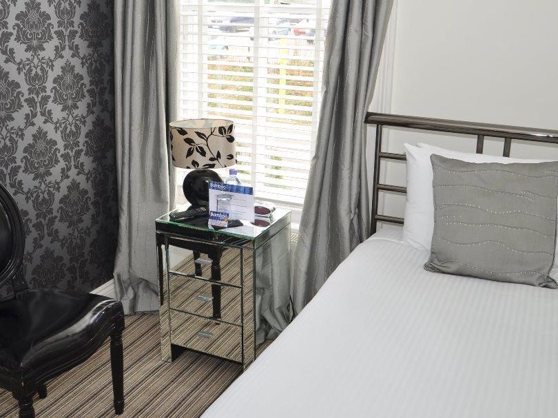 בורנמות' Bamboo Guesthouse מראה חיצוני תמונה