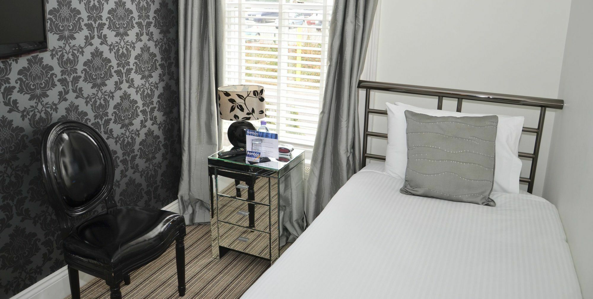 בורנמות' Bamboo Guesthouse מראה חיצוני תמונה